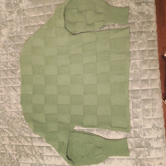 Dolman Sleeve Green Checker Pattern Sweater, Cozy & Warm! - Picture 4 of 10